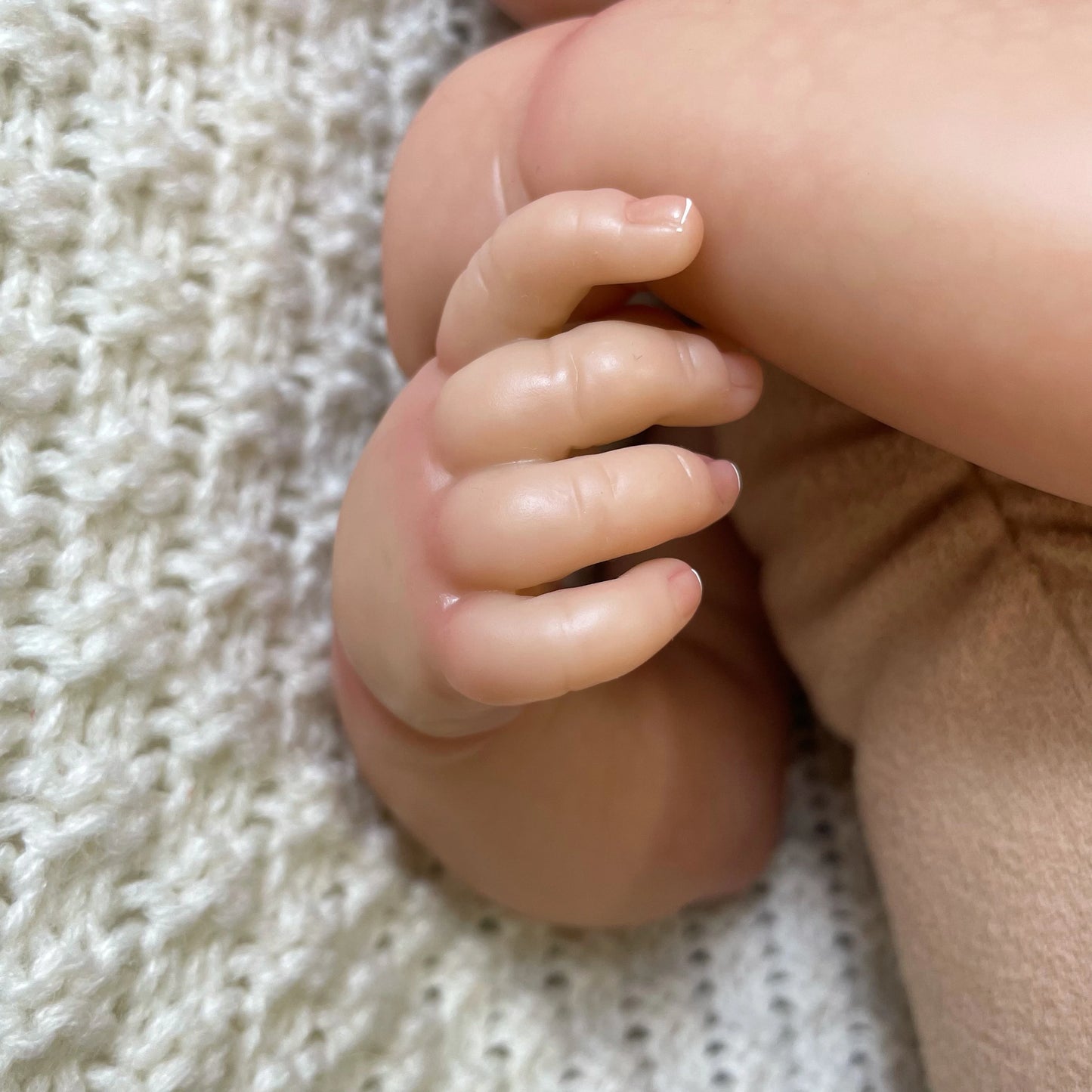 19 Inch Realistic Reborn Baby Doll Silicone Vinyl Cloth Body