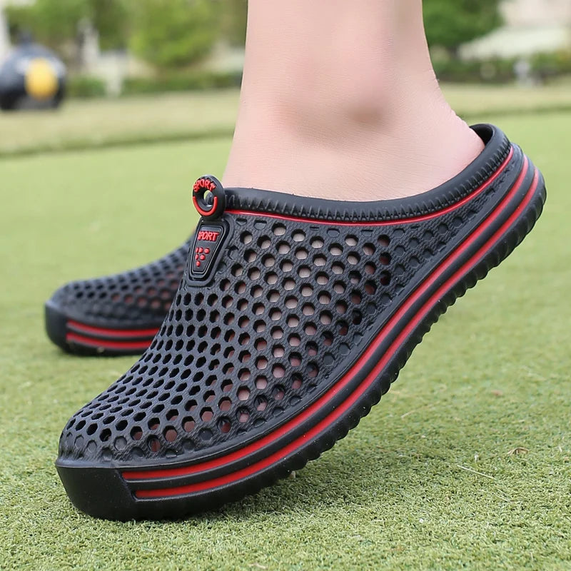 Hollow-Out Beach Clogs – Unisex Non-Slip Sandals Sizes 36–45