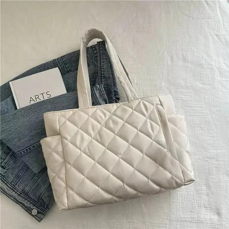 Quilted Tote Bag – Large Capacity Shoulder Bag for Women