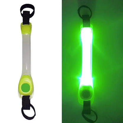 LED Dog Safety Light Pendant – Waterproof Glowing Collar Clip