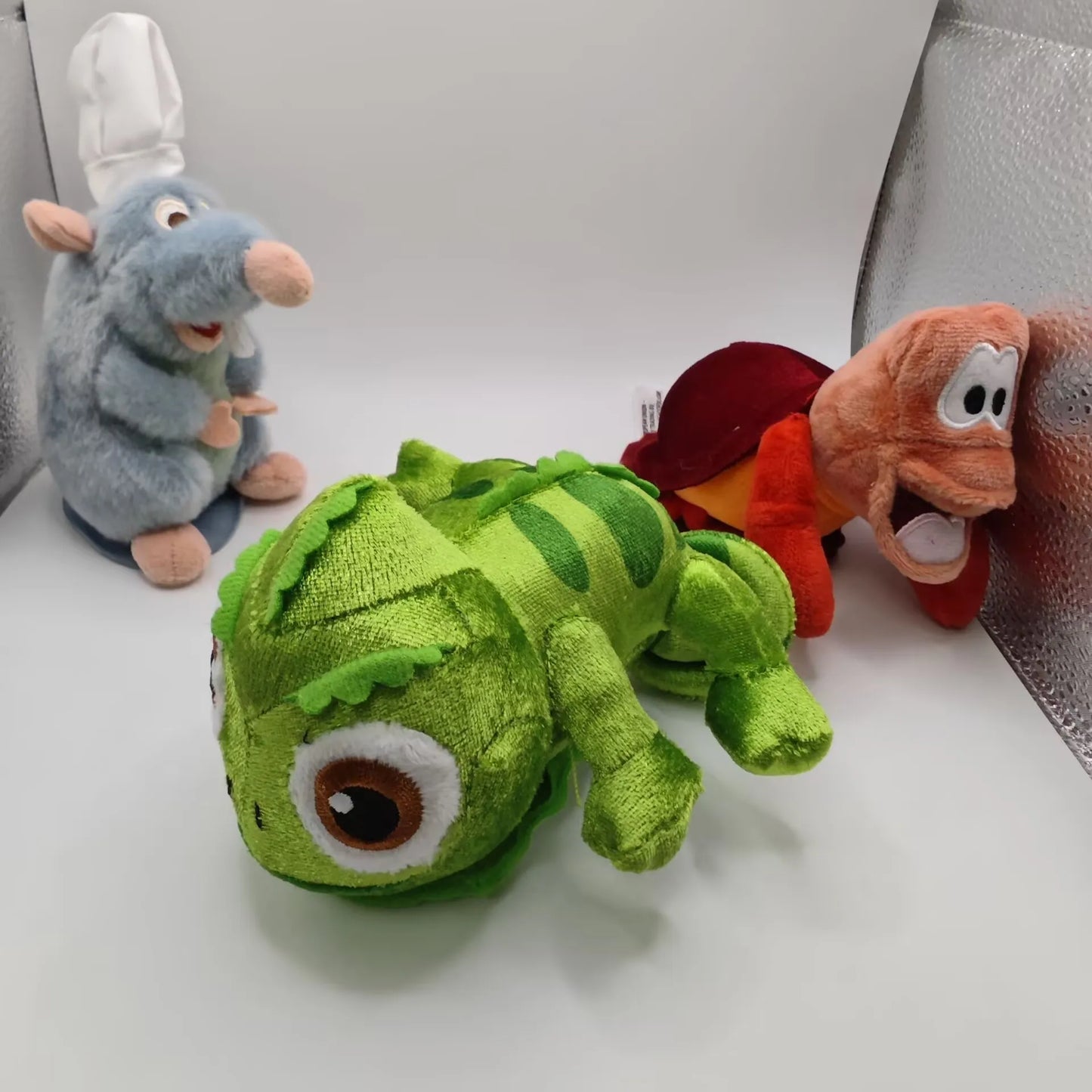 Magnetic Shoulder Plush Toy – Sebastian, Chef & Chameleon 16cm