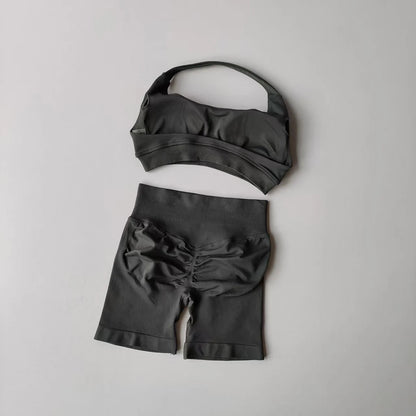 2-Piece Seamless Yoga Set – Women's Halter Sports Bra & Shorts