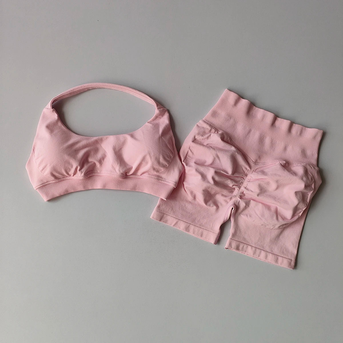 2-Piece Seamless Yoga Set – Women's Halter Sports Bra & Shorts
