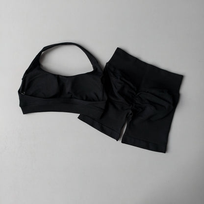 2-Piece Seamless Yoga Set – Women's Halter Sports Bra & Shorts