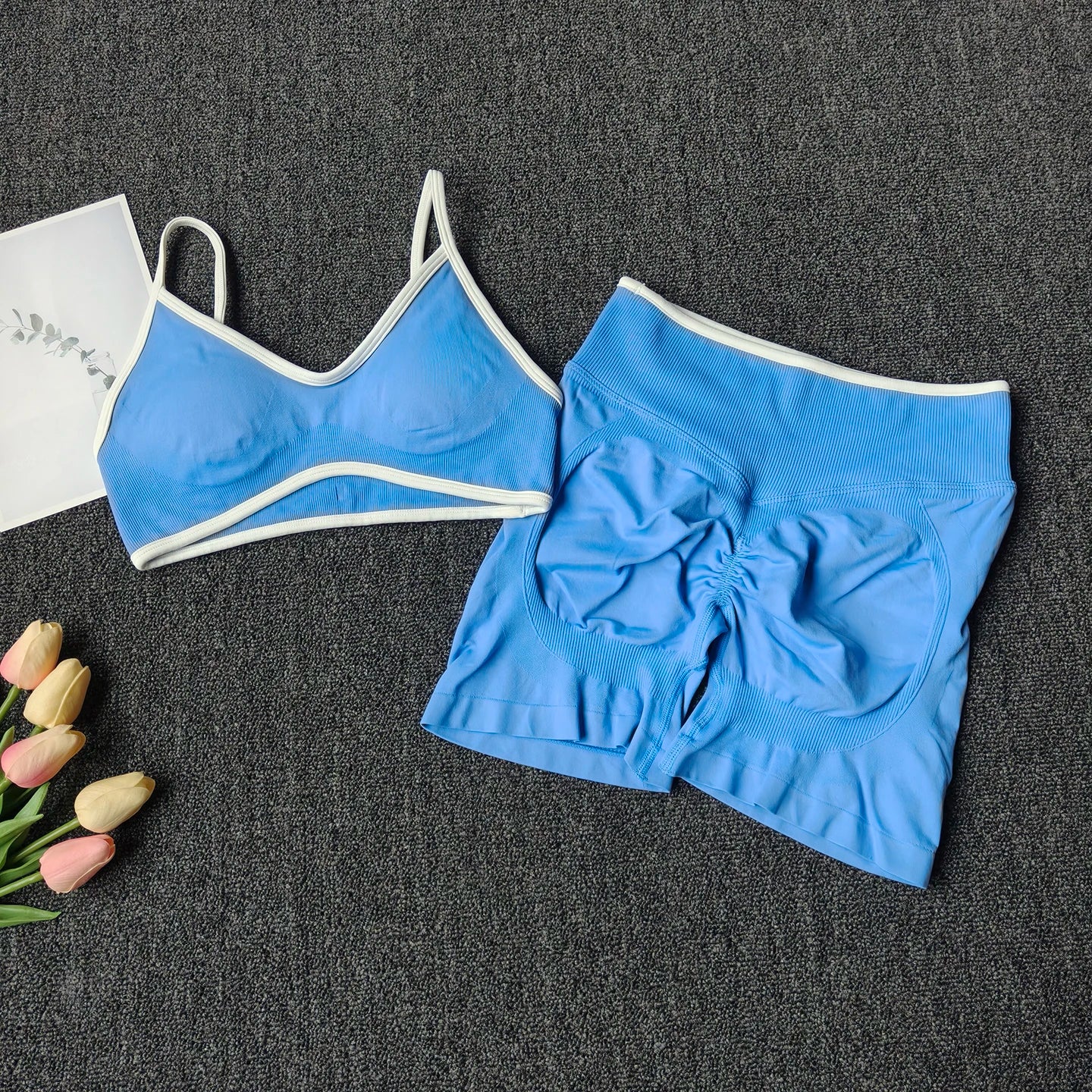 Seamless Yoga Set Women 2-Piece Sports Bra & Booty Shorts