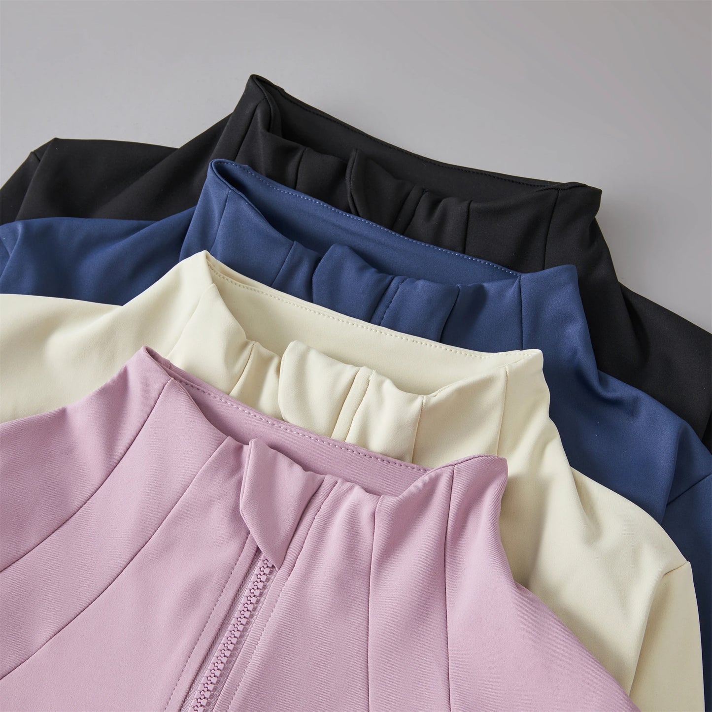 Women's Zip-Up Athletic Jacket with Thumb Holes – Slim Fit Running Top