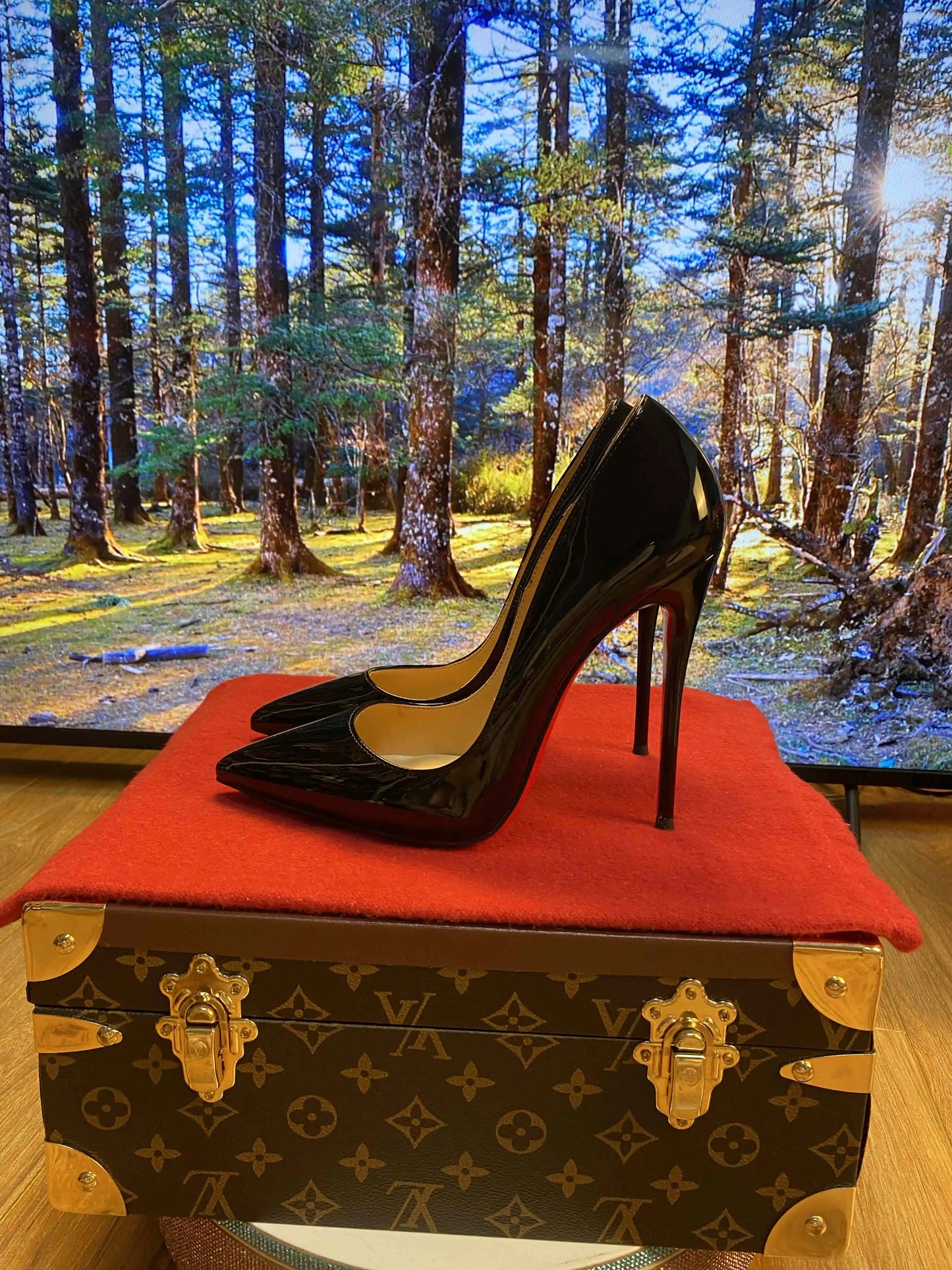 Patent Leather Stiletto Heels – Classic Pointed Toe Pumps for Women