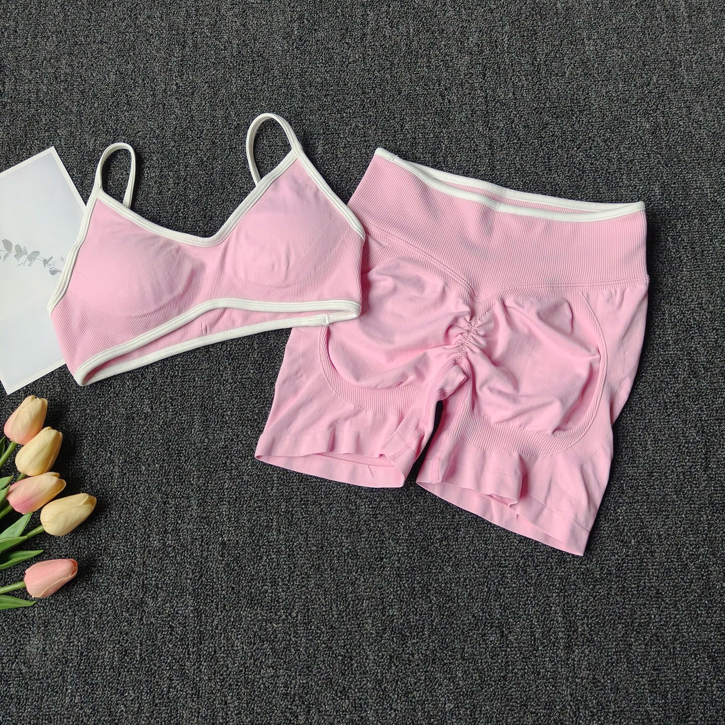 Seamless Yoga Set Women 2-Piece Sports Bra & Booty Shorts