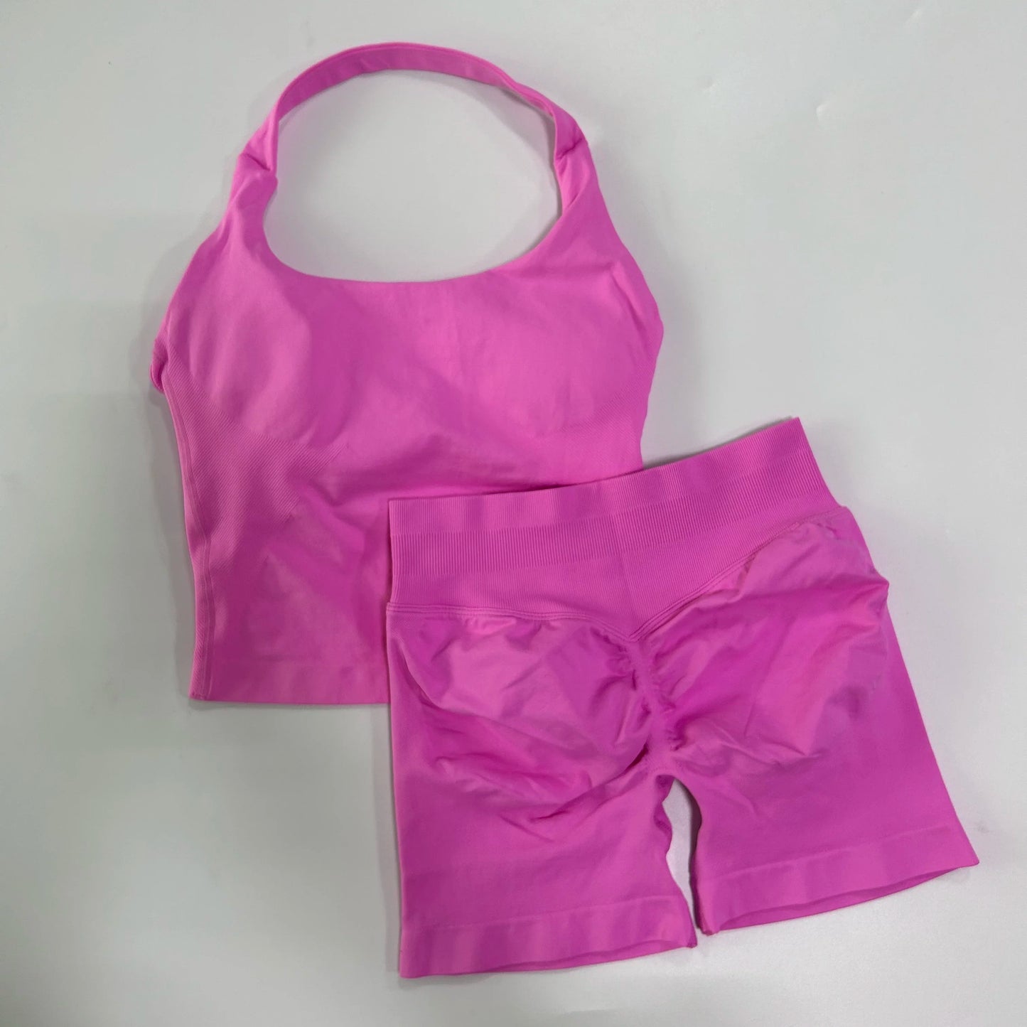 Seamless 2-Piece Gym Set – Women's Halter Sports Bra & Scrunch Shorts