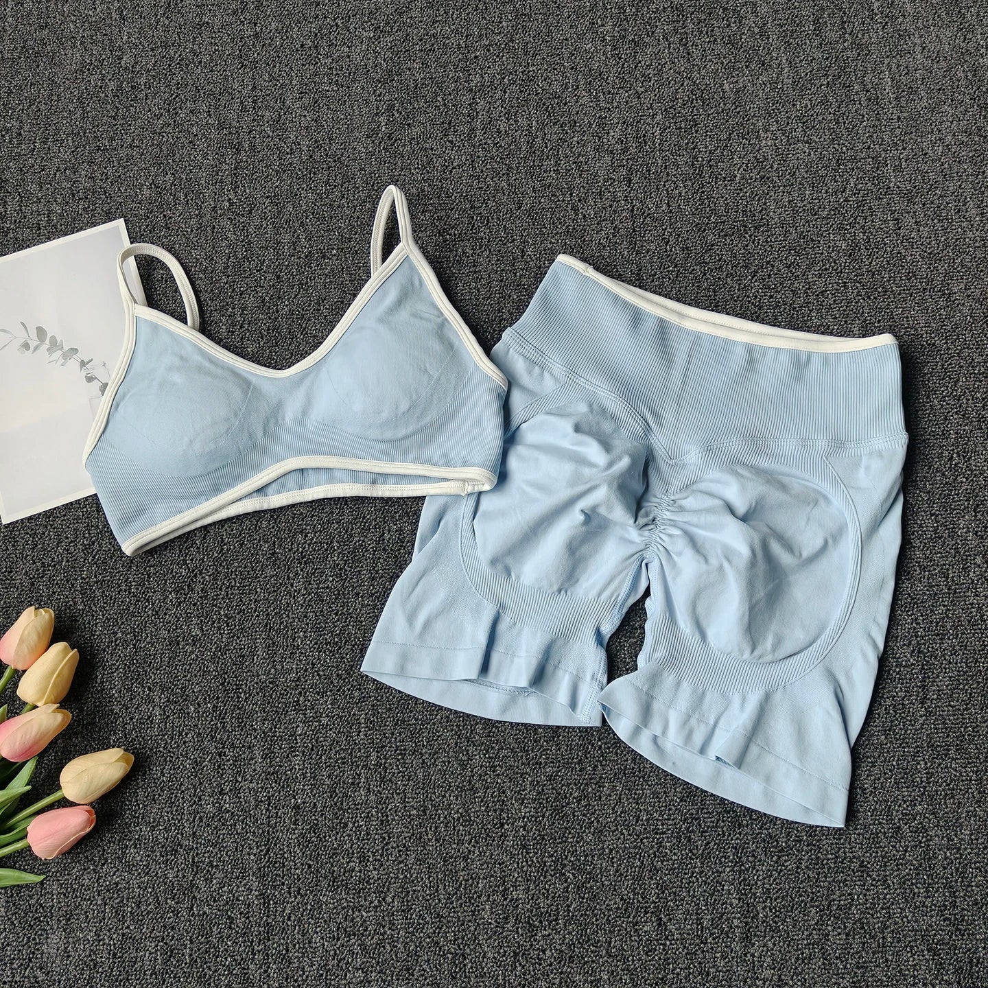 Seamless Yoga Set Women 2-Piece Sports Bra & Booty Shorts