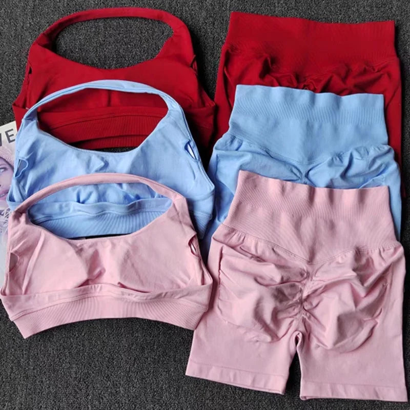 2-Piece Seamless Yoga Set – Women's Halter Sports Bra & Shorts