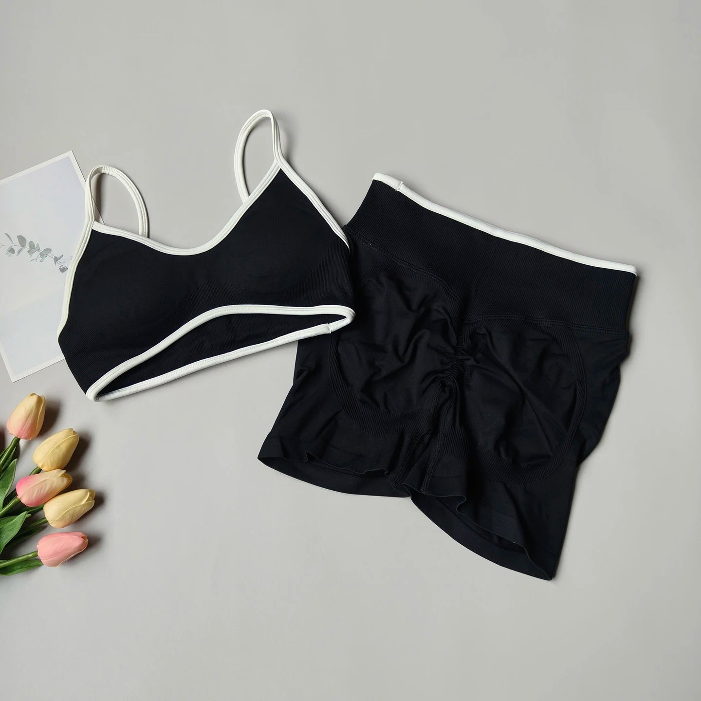 Seamless Yoga Set Women 2-Piece Sports Bra & Booty Shorts