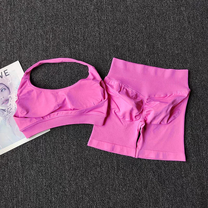 2-Piece Seamless Yoga Set – Women's Halter Sports Bra & Shorts
