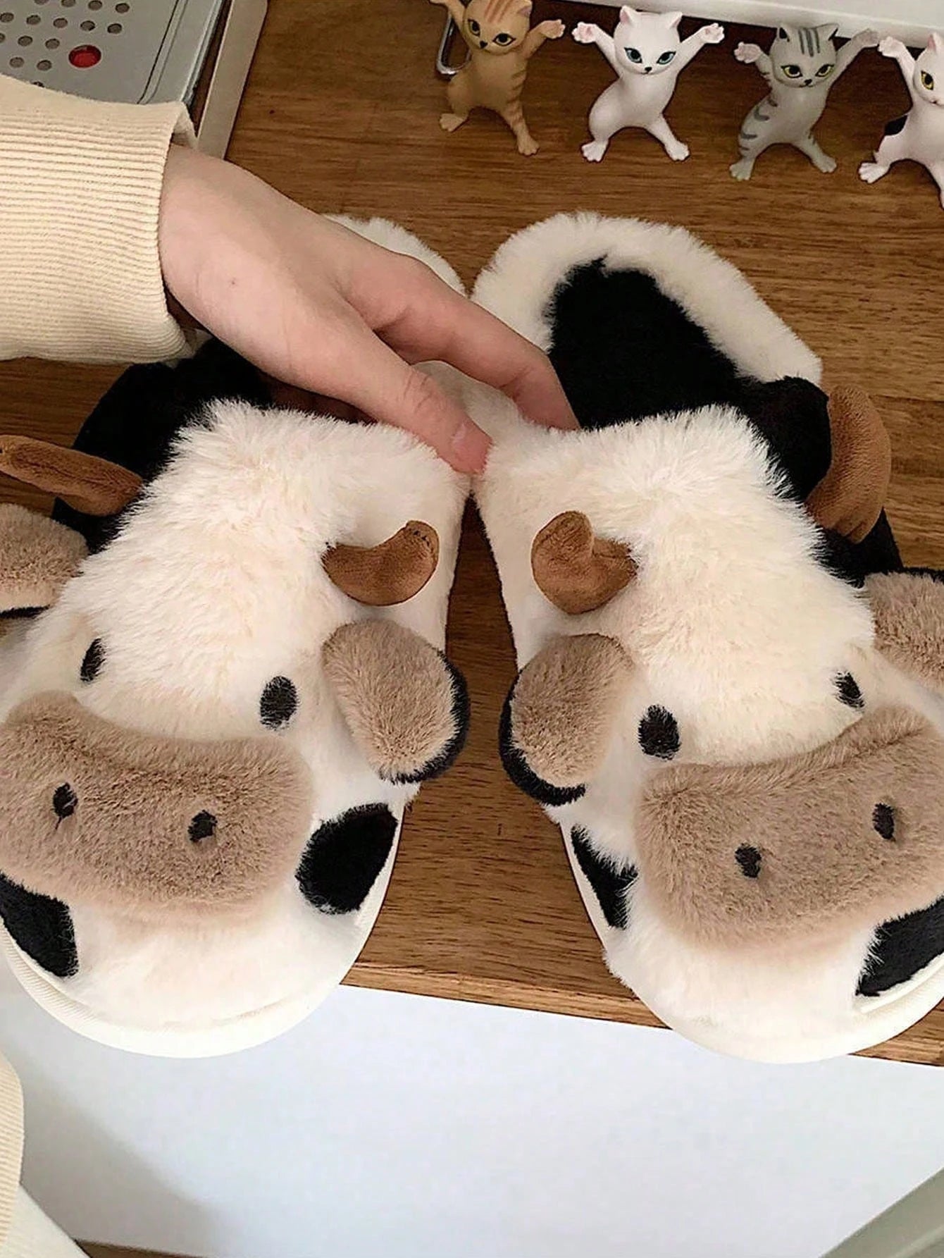 Cow Pattern Plush Slippers Winter Warm Non-Slip Cozy Cute Home Couples Men