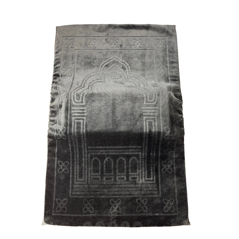 Muslim Prayer Rug with Vintage Mosque Pattern – Soft Velvet Mat