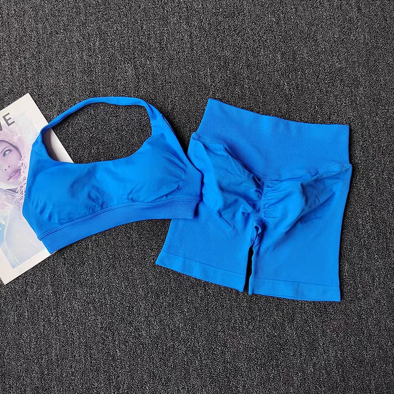 2-Piece Seamless Yoga Set – Women's Halter Sports Bra & Shorts