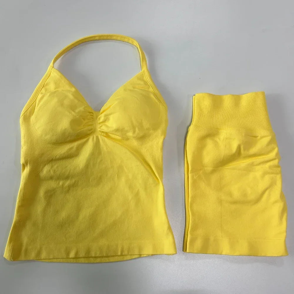 Women's 2-Piece Seamless Workout Set – Backless Tank Top & Scrunch Shorts