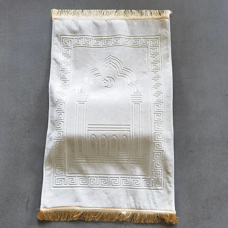 Muslim Prayer Rug with Vintage Mosque Pattern – Soft Velvet Mat