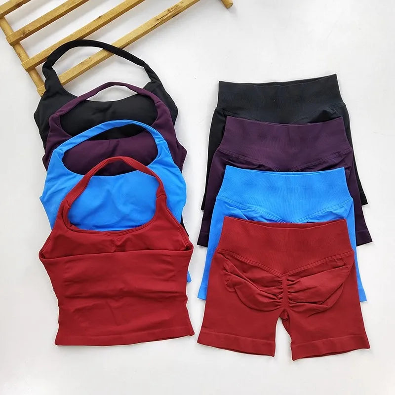 Seamless 2-Piece Gym Set – Women's Halter Sports Bra & Scrunch Shorts