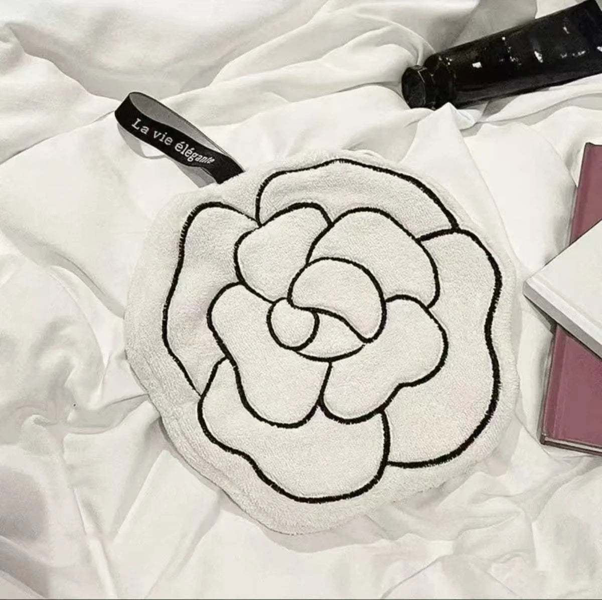 Camellia Flower Hand Towel – Soft, Absorbent & Quick-Drying