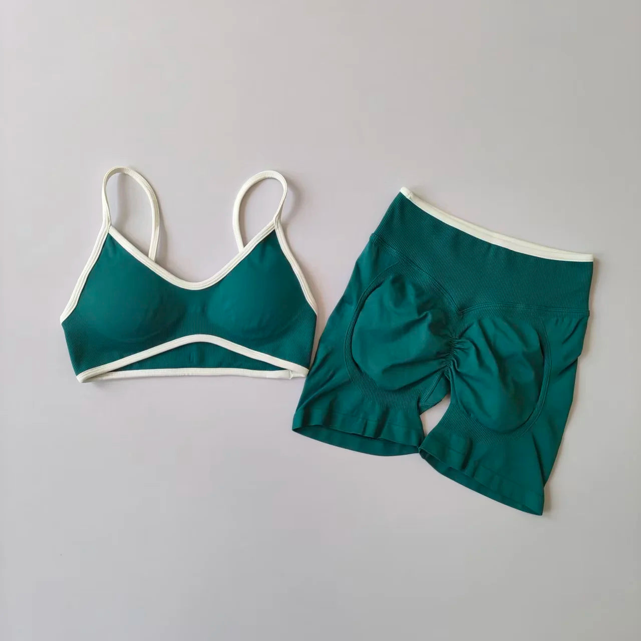 Seamless 2-Piece Yoga Set – Crop Top Sports Bra & High-Waist Shorts for Women