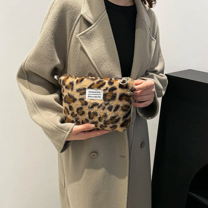Leopard Print Plush Makeup Bag – Large Capacity Travel Cosmetic Pouch