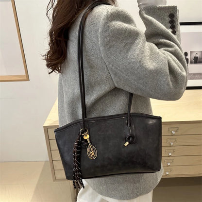 Large Capacity Tote Bag – Retro Leather Shoulder Handbag with Charm Pendant