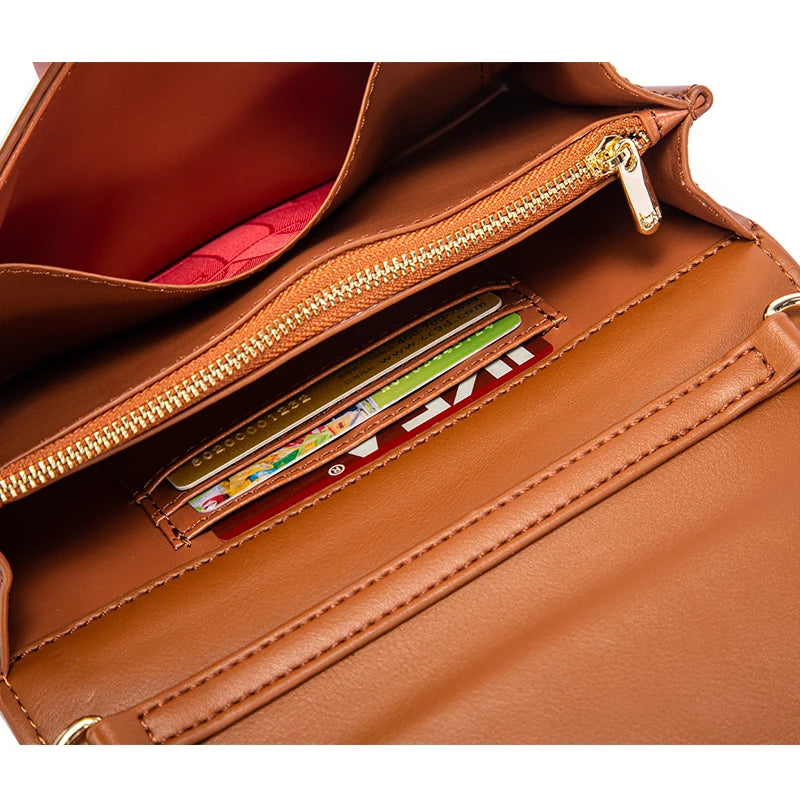 Chain Shoulder Bag for Women – Magnetic Flap Crossbody Clutch