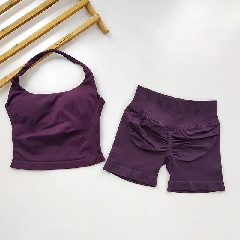 Seamless 2-Piece Gym Set – Women's Halter Sports Bra & Scrunch Shorts