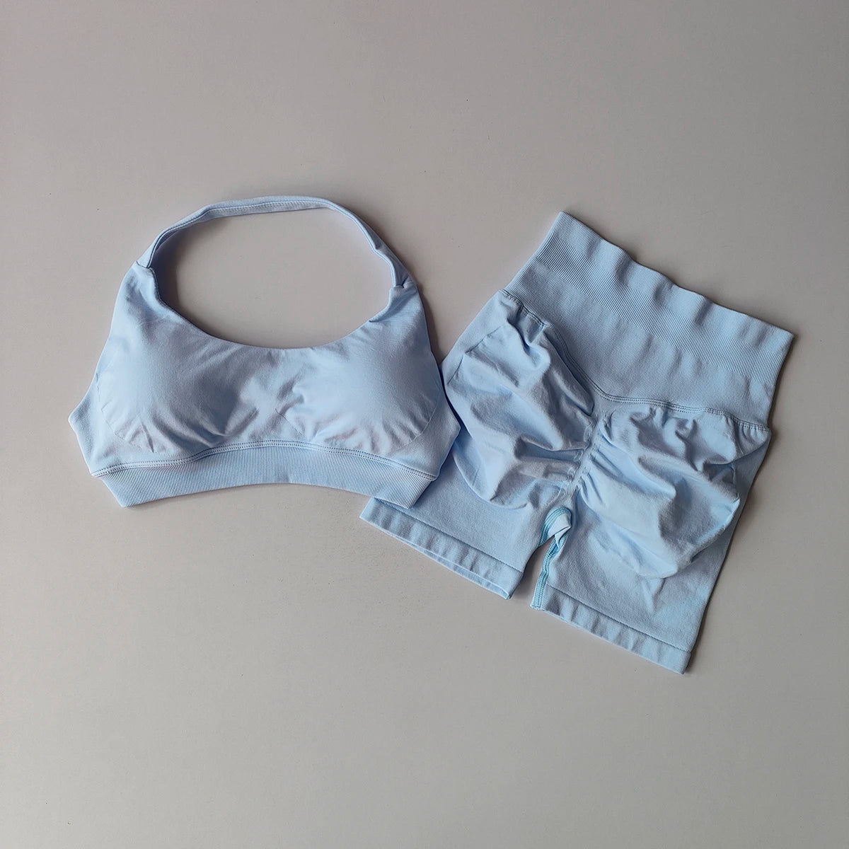 2-Piece Seamless Yoga Set – Women's Halter Sports Bra & Shorts