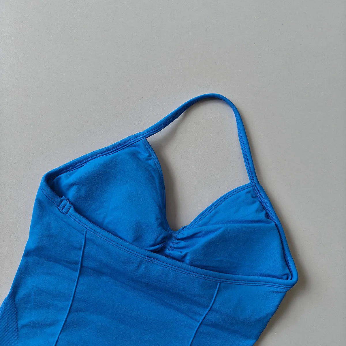 Women's Strappy Backless Crop Top & Scrunch Shorts Set – Gym Yoga Activewear