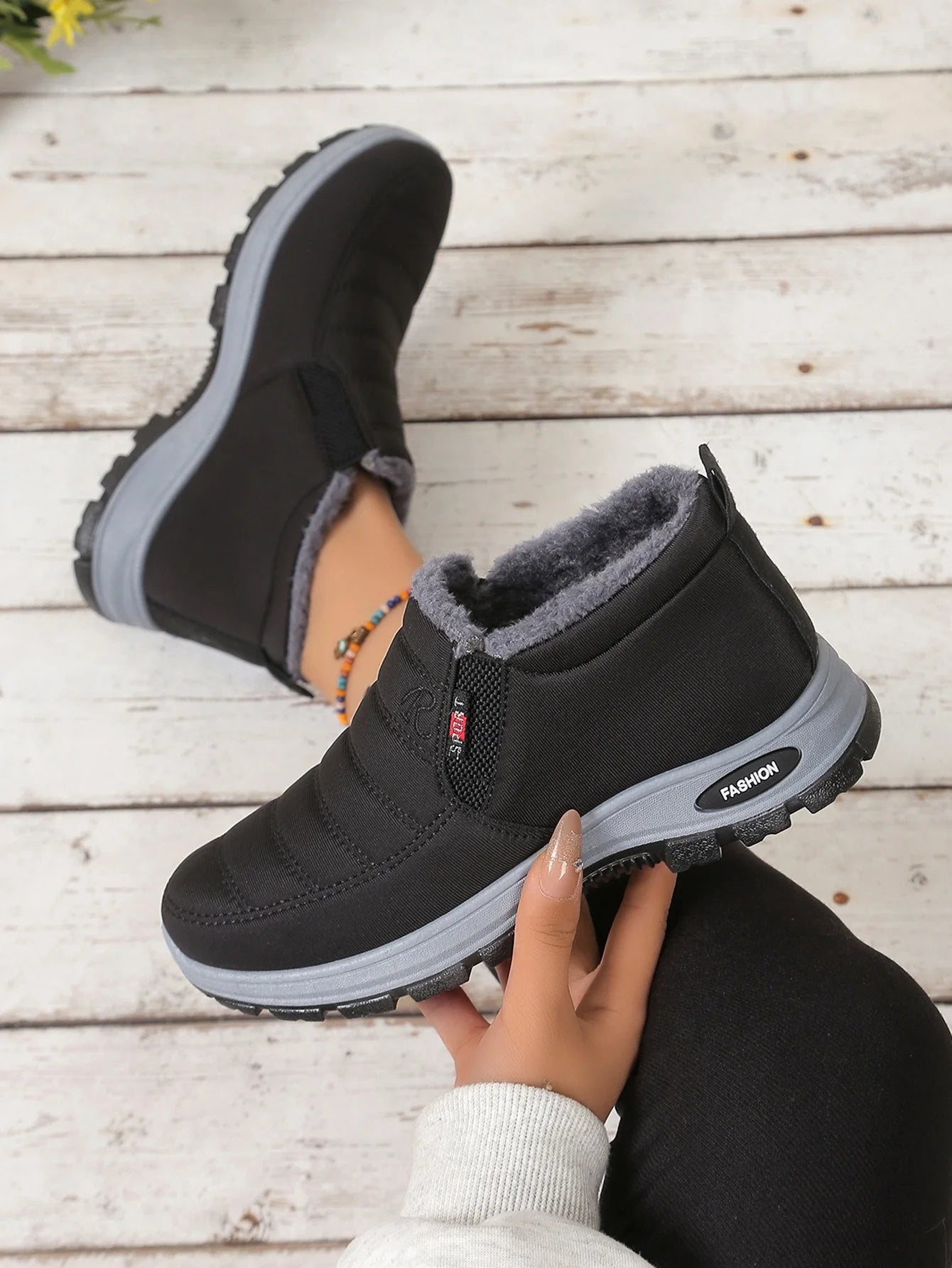 Women's Fleece-Lined Winter Snow Boots – Warm Mid-Top Zip