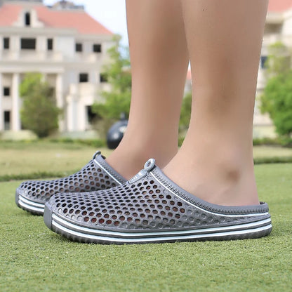 Hollow-Out Beach Clogs – Unisex Non-Slip Sandals Sizes 36–45