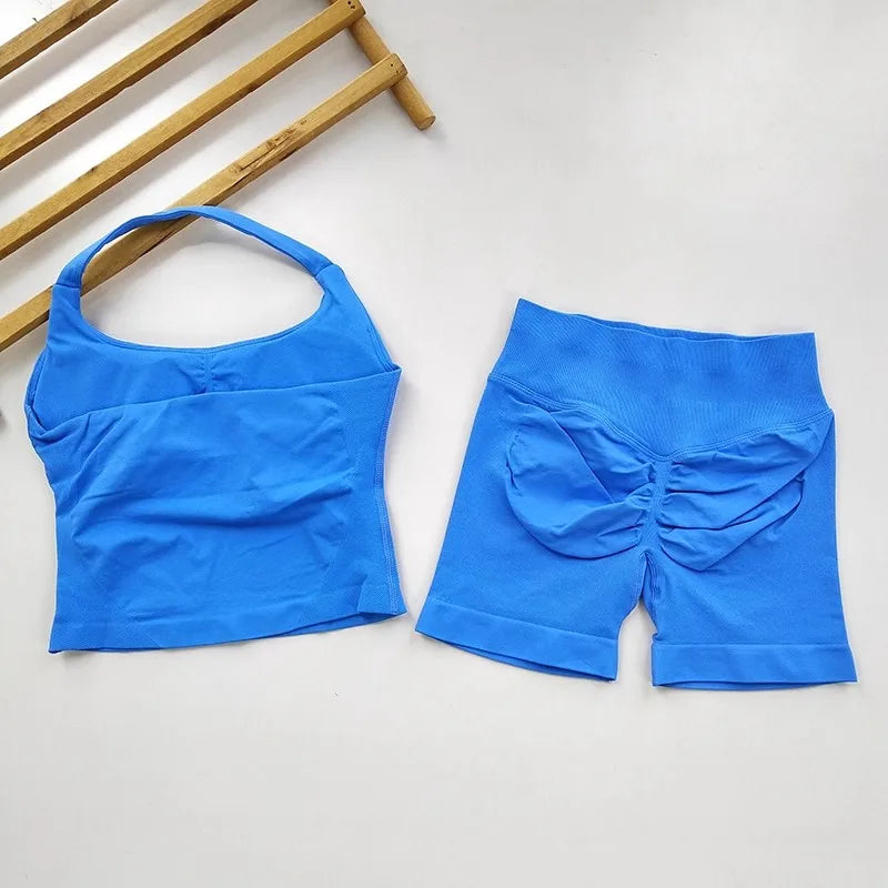 Seamless 2-Piece Gym Set – Women's Halter Sports Bra & Scrunch Shorts