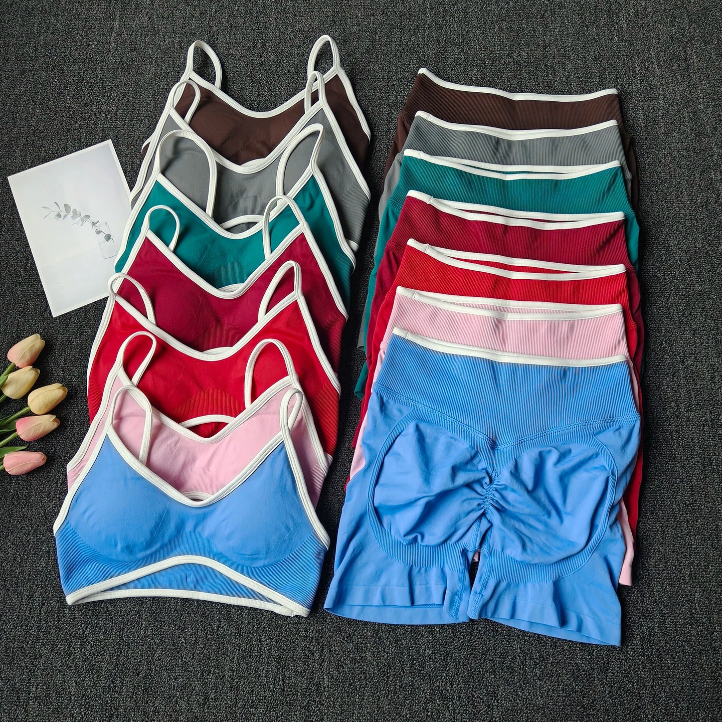 Seamless Yoga Set Women 2-Piece Sports Bra & Booty Shorts
