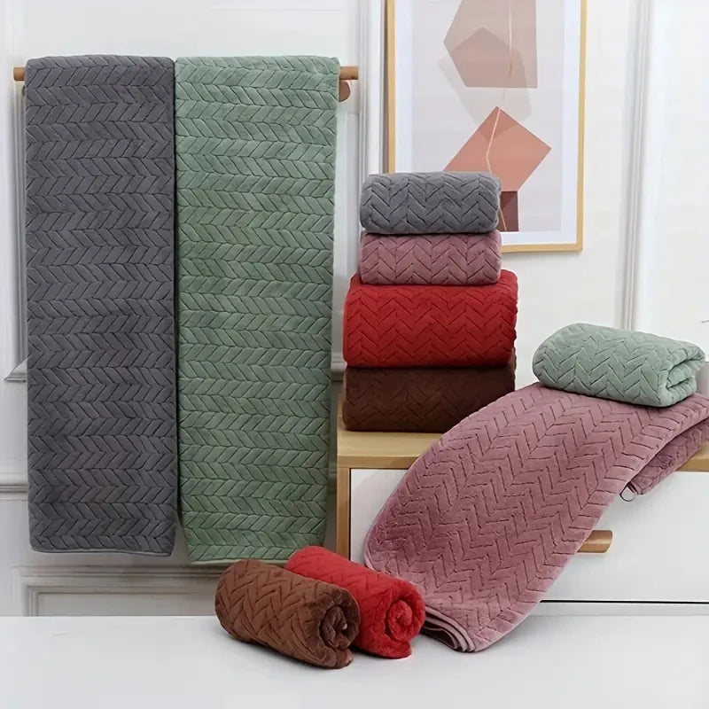 Thick Coral Velvet Bath Towel – Soft, Absorbent & Quick-Dry