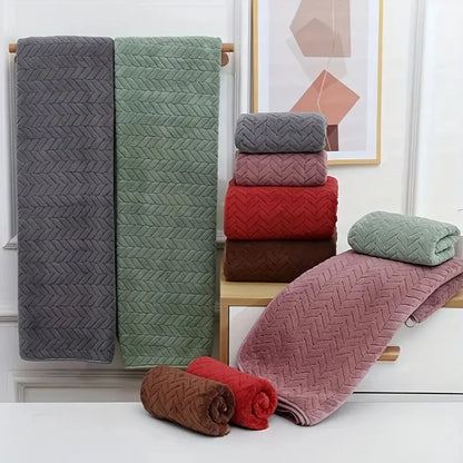 Thick Coral Velvet Bath Towel – Soft, Absorbent & Quick-Dry