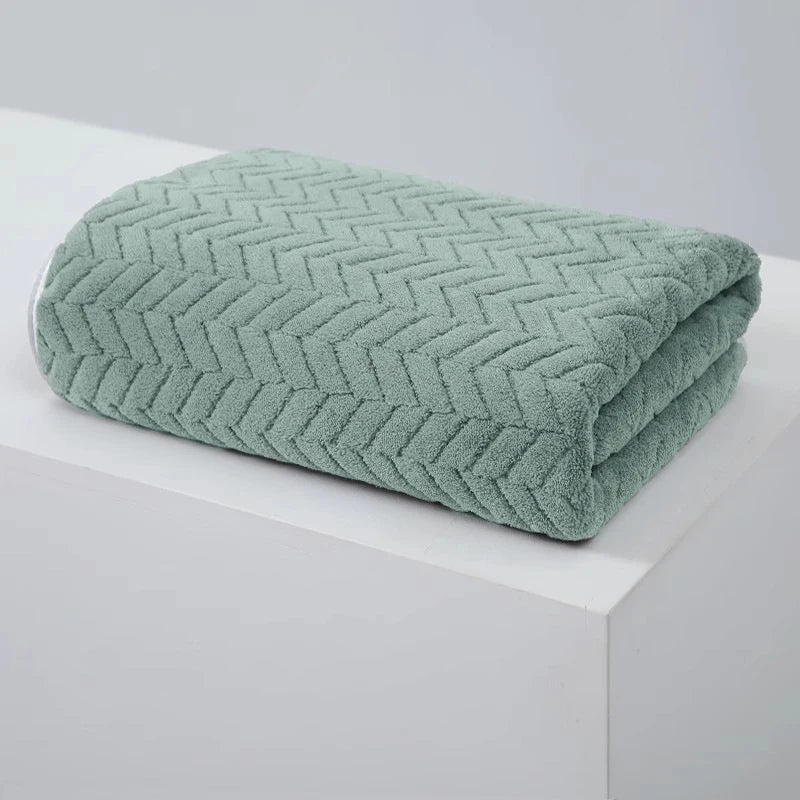 Thick Coral Velvet Bath Towel – Soft, Absorbent & Quick-Dry