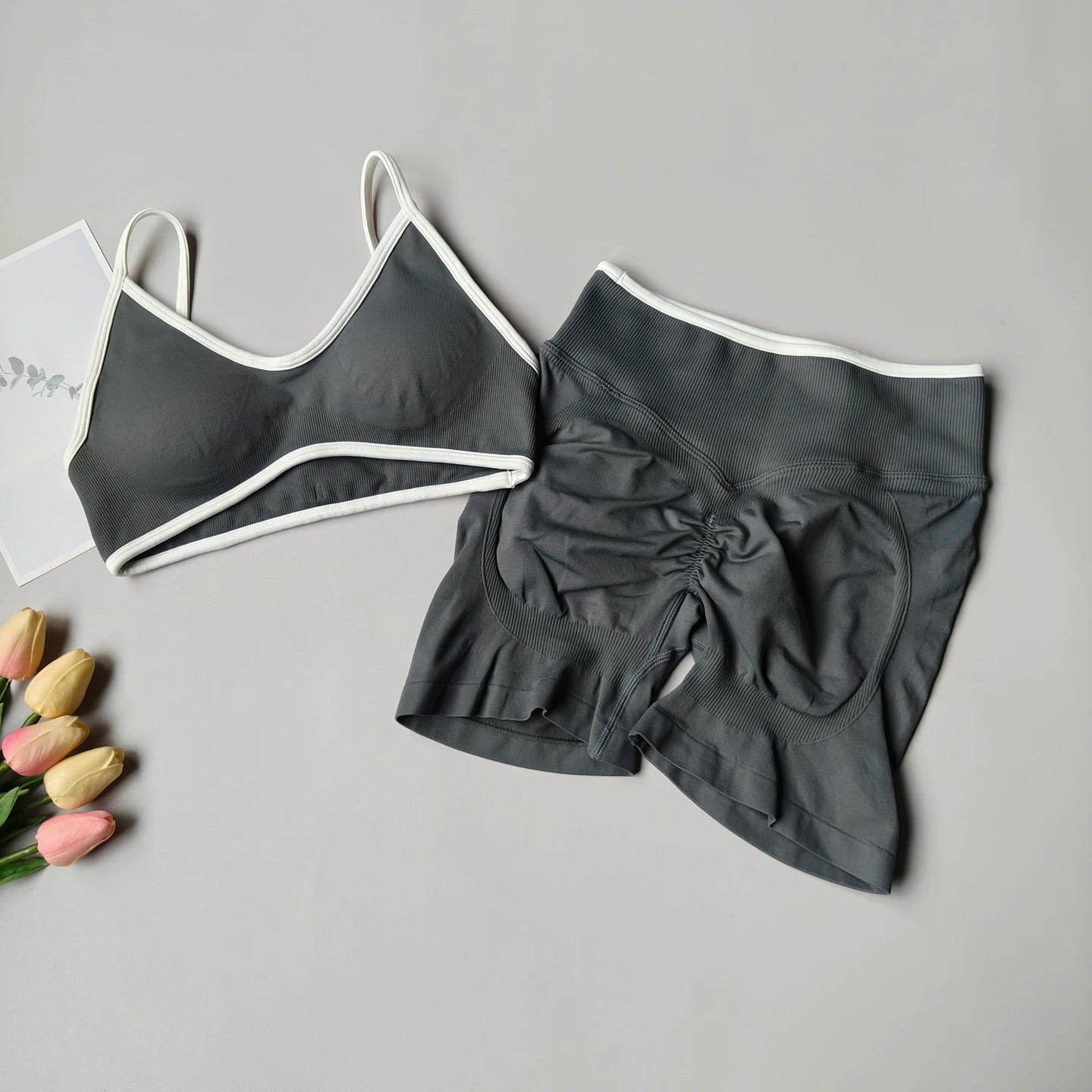 Seamless Yoga Set Women 2-Piece Sports Bra & Booty Shorts
