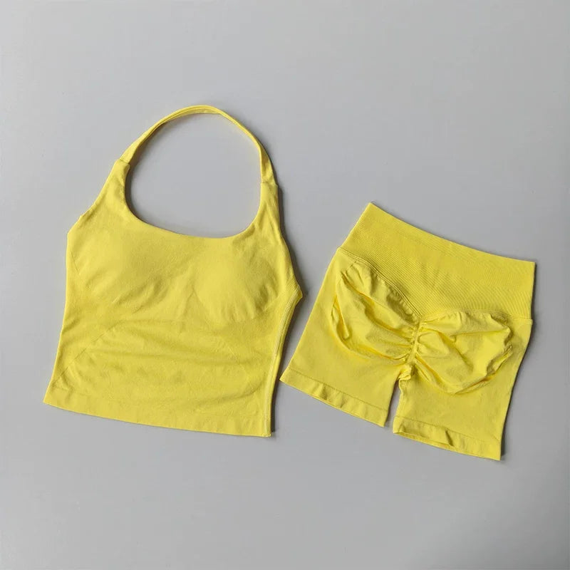 Seamless 2-Piece Gym Set – Women's Halter Sports Bra & Scrunch Shorts