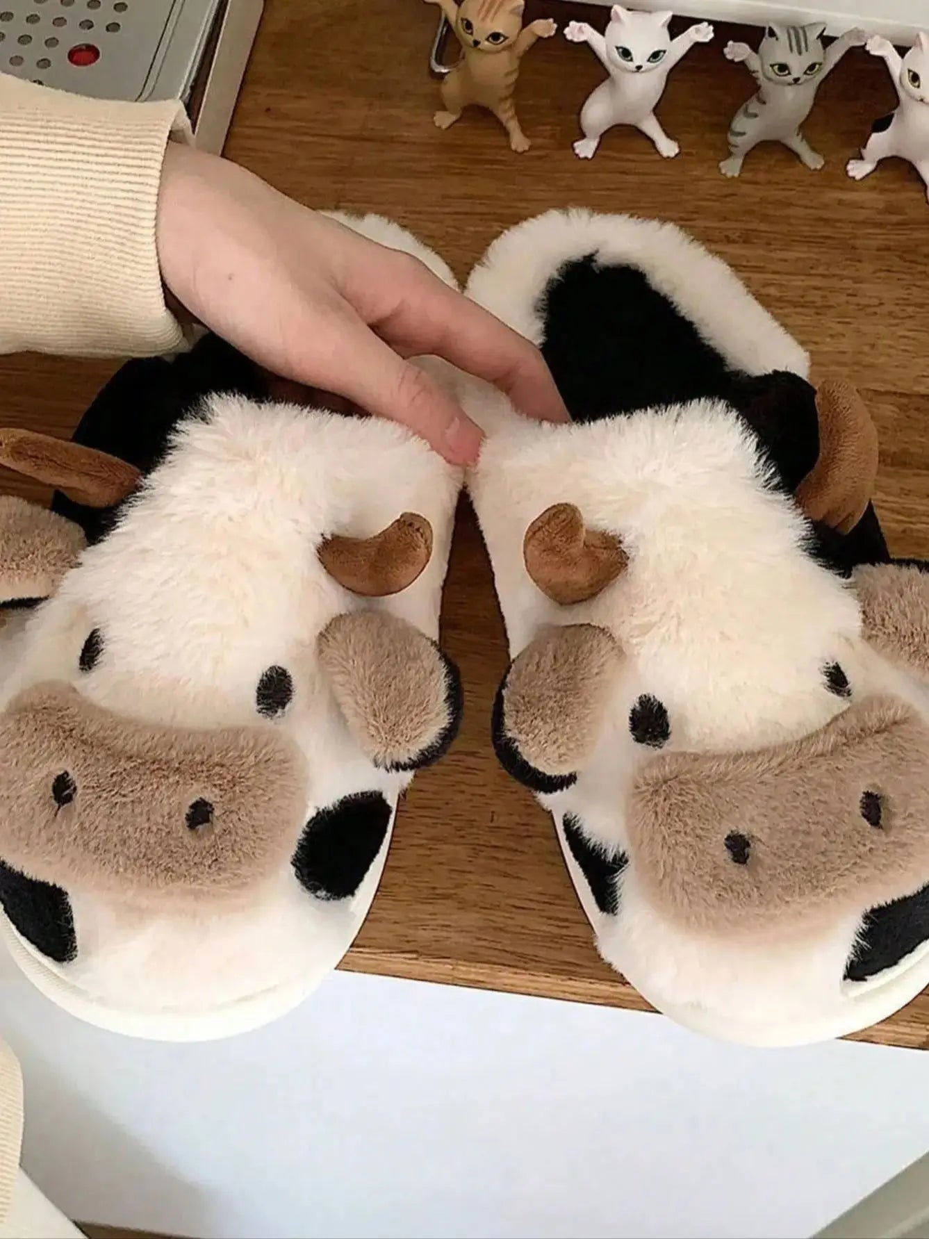 Cow Pattern Plush Slippers Winter Warm Non-Slip Cozy Cute Home Couples Men