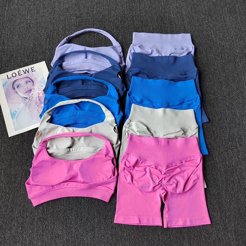 2-Piece Seamless Yoga Set – Women's Halter Sports Bra & Shorts