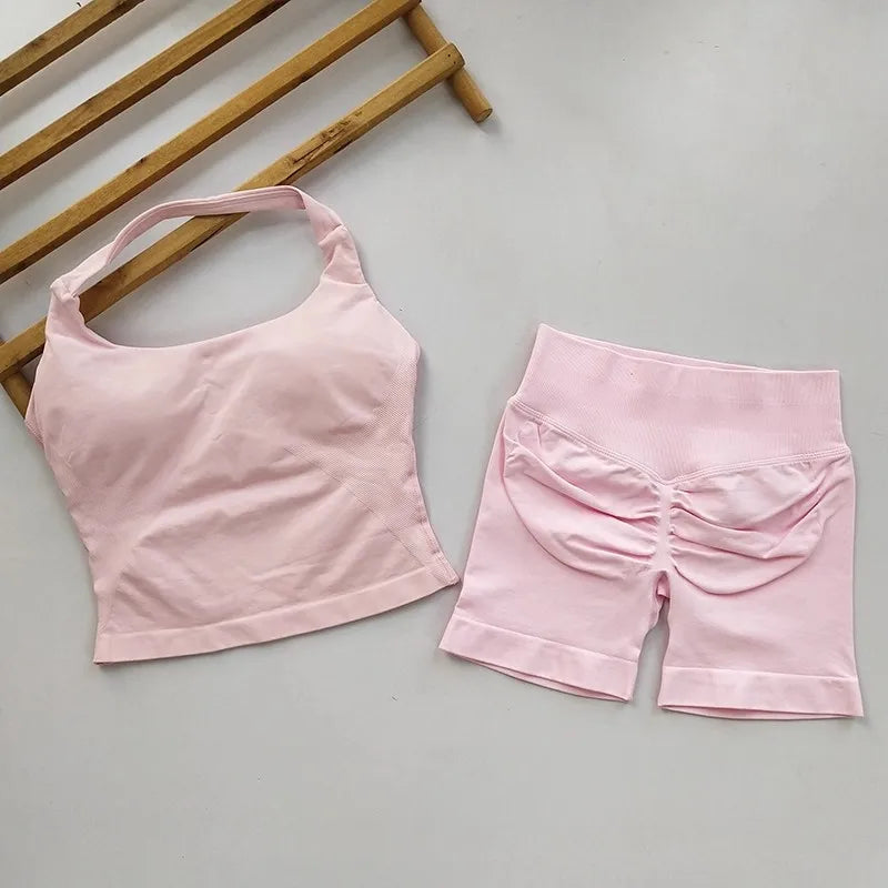 Seamless 2-Piece Gym Set – Women's Halter Sports Bra & Scrunch Shorts