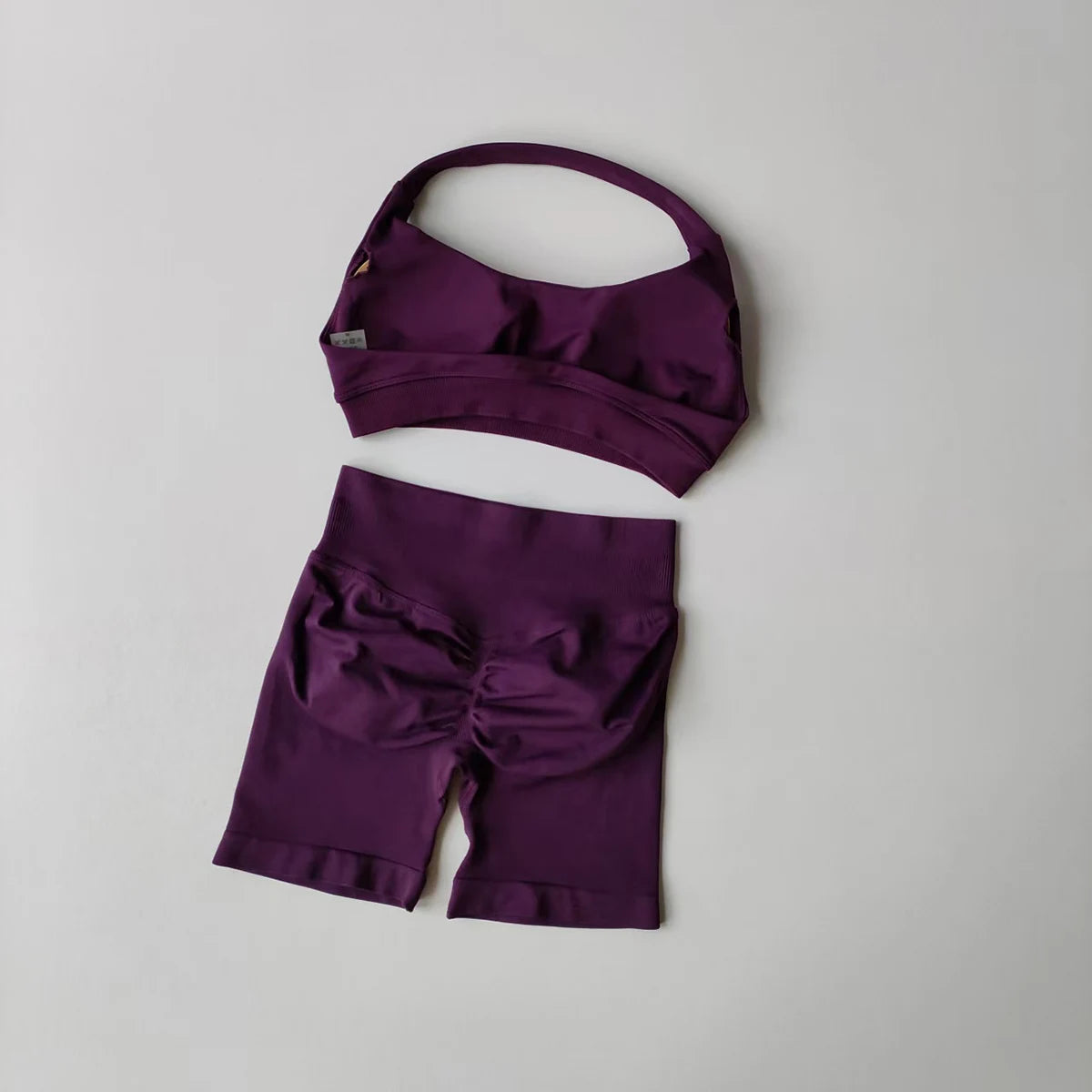 2-Piece Seamless Yoga Set – Women's Halter Sports Bra & Shorts