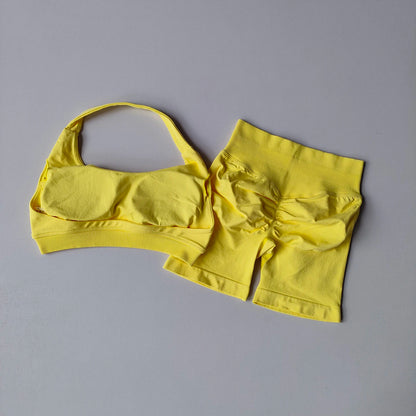 2-Piece Seamless Yoga Set – Women's Halter Sports Bra & Shorts