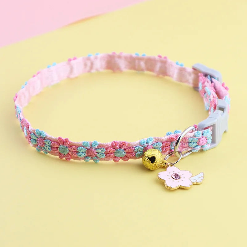 AirTag Cat Collar – Cute Flower Lace with Pendant & Bell
