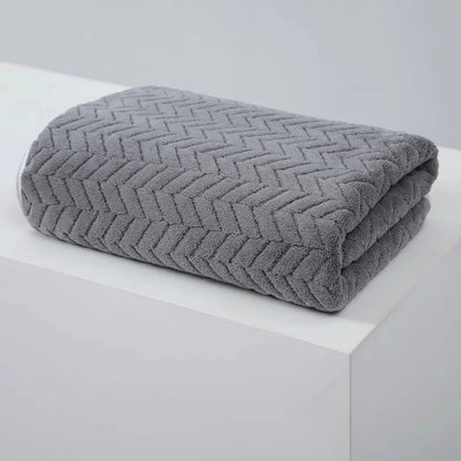 Thick Coral Velvet Bath Towel – Soft, Absorbent & Quick-Dry