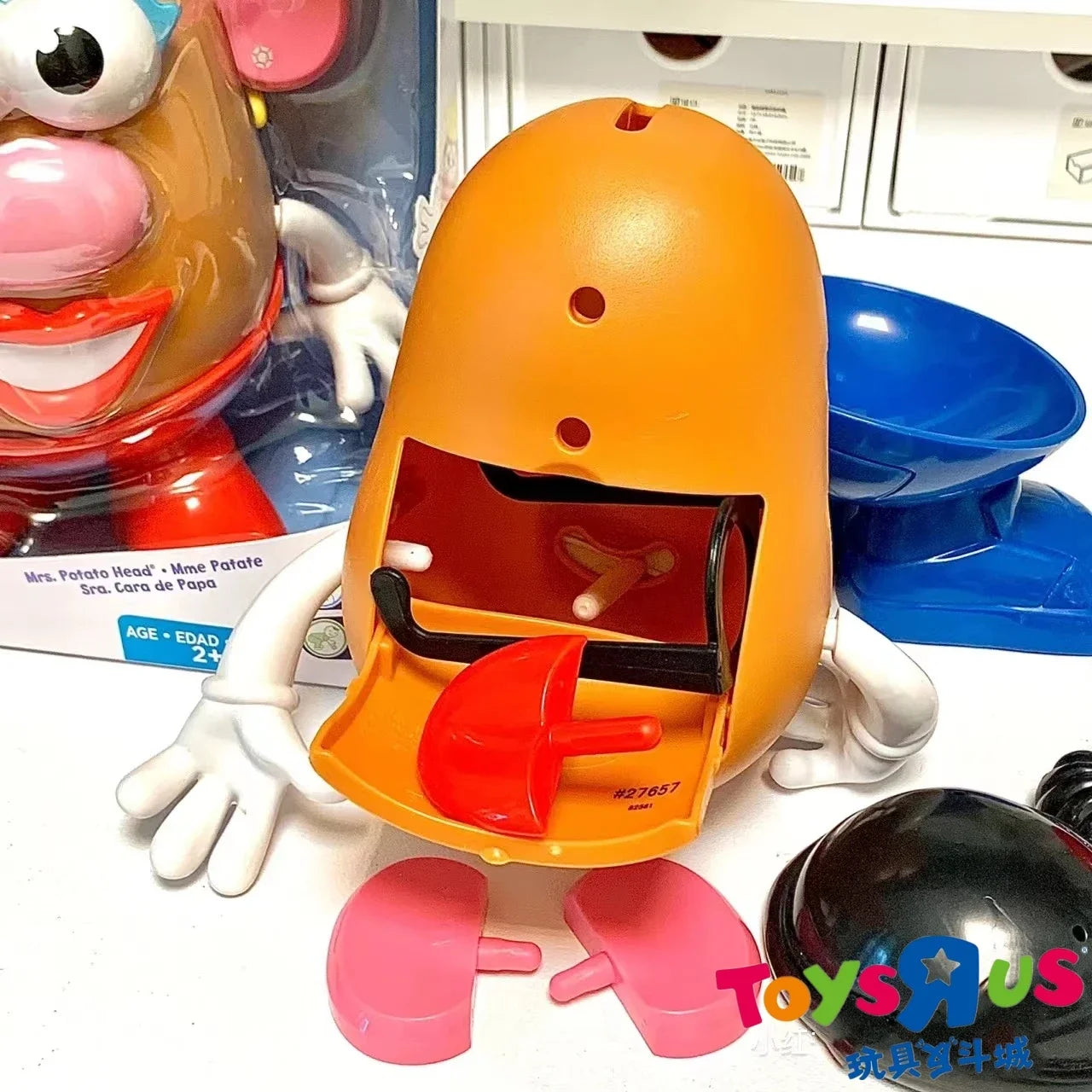 Mr. Potato Head Goes Green Action Figure Set – 15 Pieces