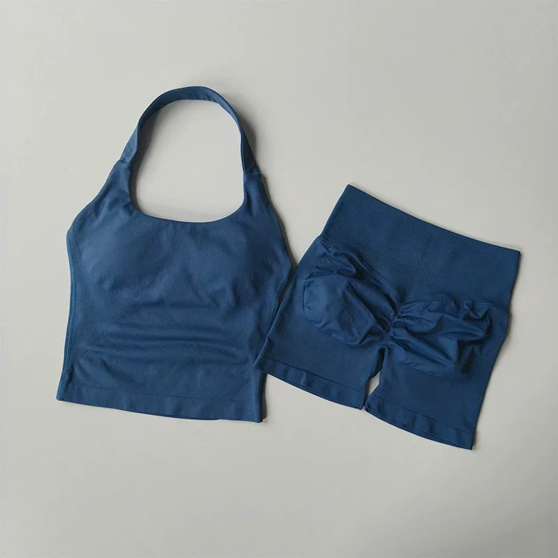 Seamless 2-Piece Gym Set – Women's Halter Sports Bra & Scrunch Shorts
